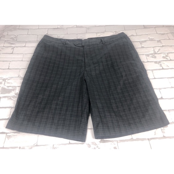 Under Armour Board Shorts 38 Mens Black Gray Plaid Active Outdoor Lightweight - Picture 1 of 7